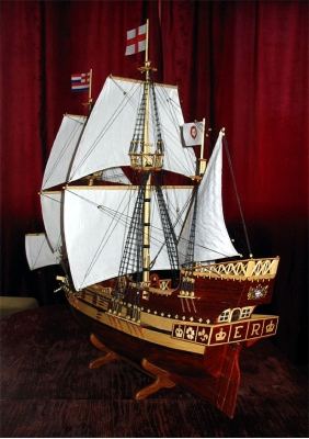  Golden Hind