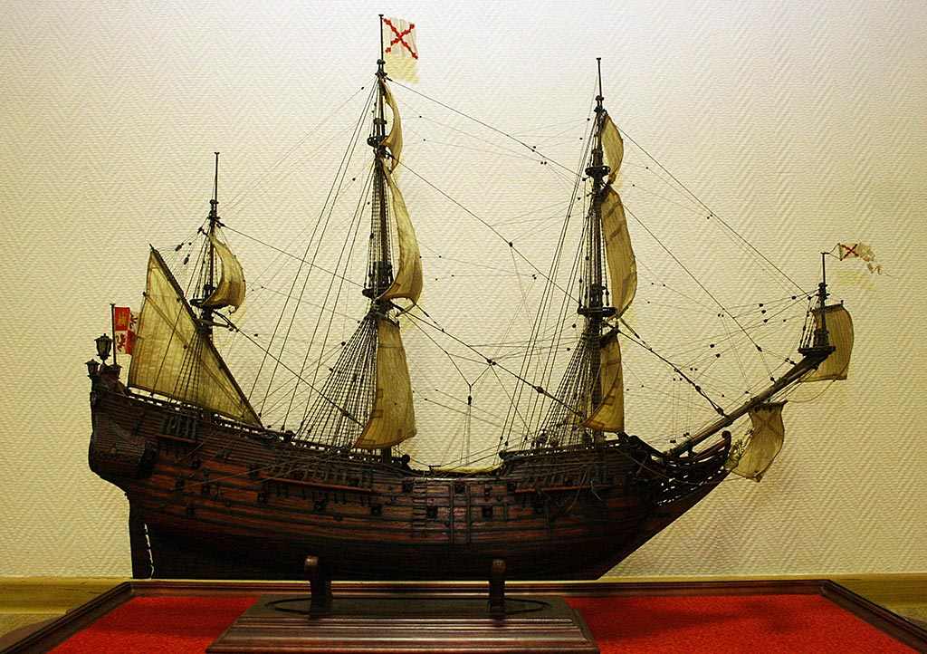 Испанский корабль Синко Льягас