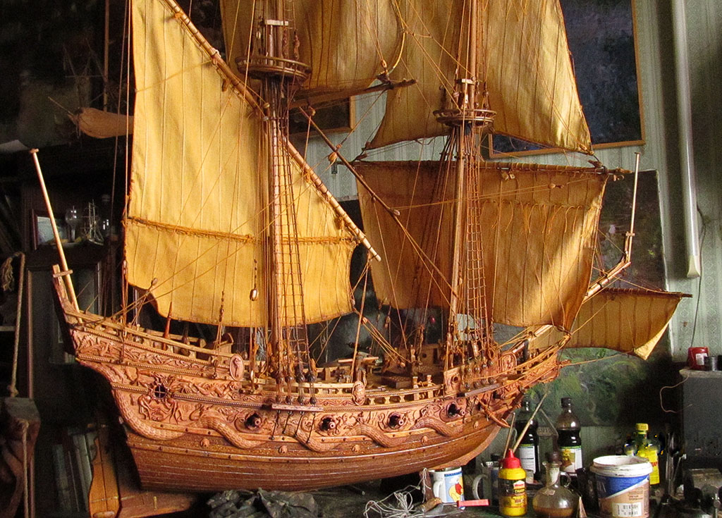 Быстроходное небольшое парусное пиратское судно