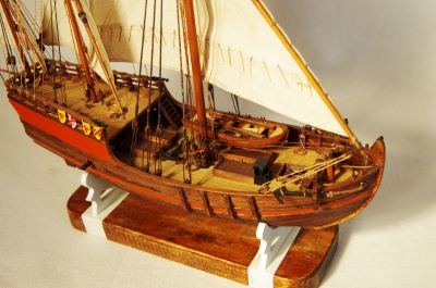"Нинья" -  каравелла 1-ой экспедиции Колумба 1492г.